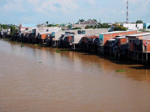    GIẤC NGỦ KHÔNG TRÒN